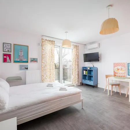 Apartament 200m From Alk By Bookinghost